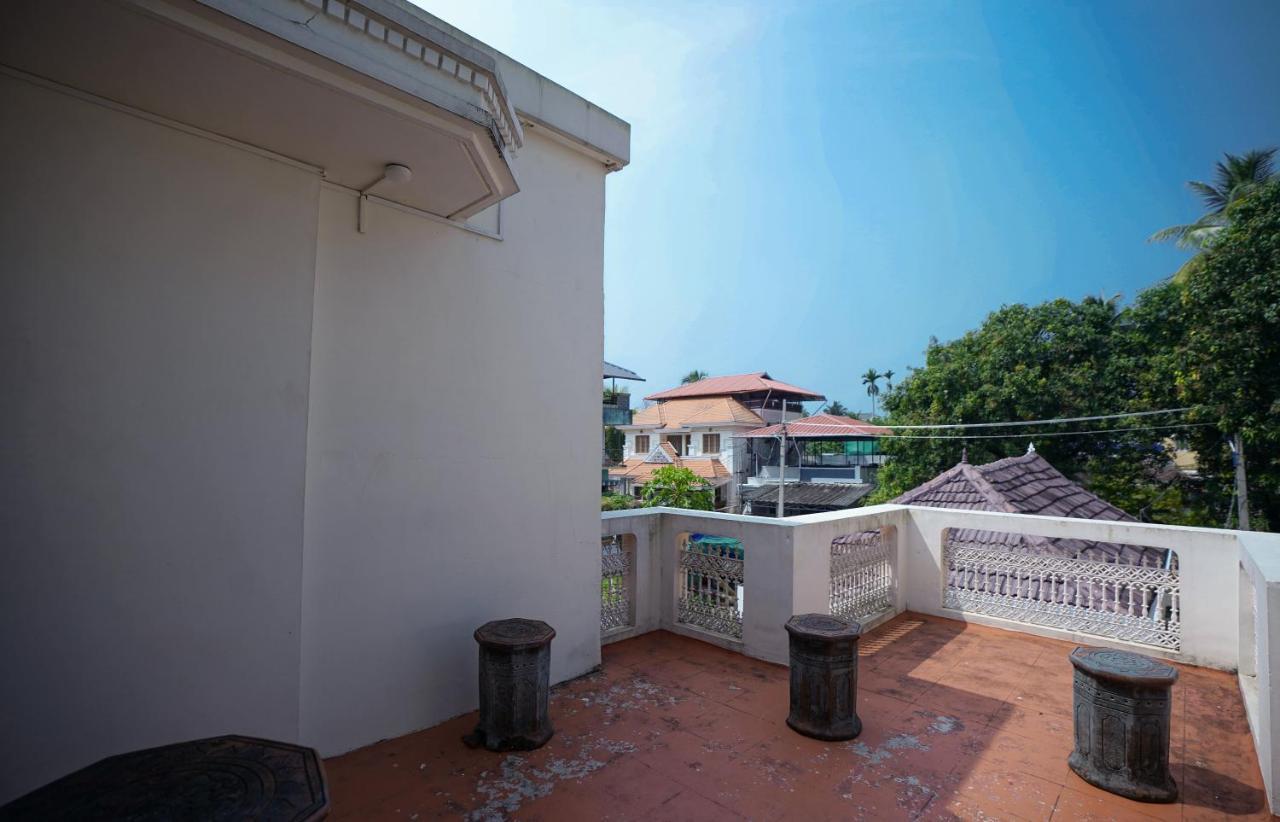 Adams Cottage Kochi Bagian luar foto