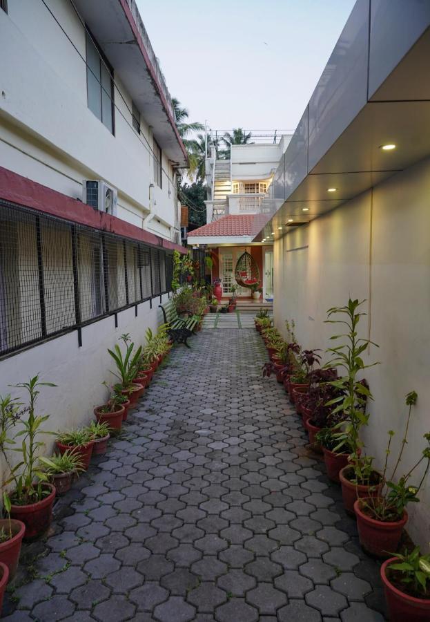Adams Cottage Kochi Bagian luar foto