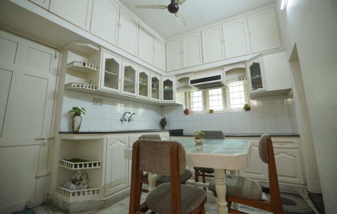 Adams Cottage Kochi Bagian luar foto