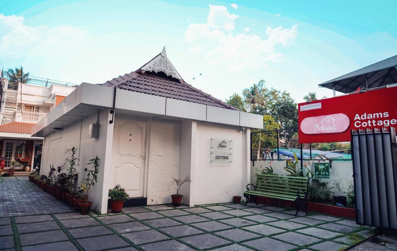 Adams Cottage Kochi Bagian luar foto
